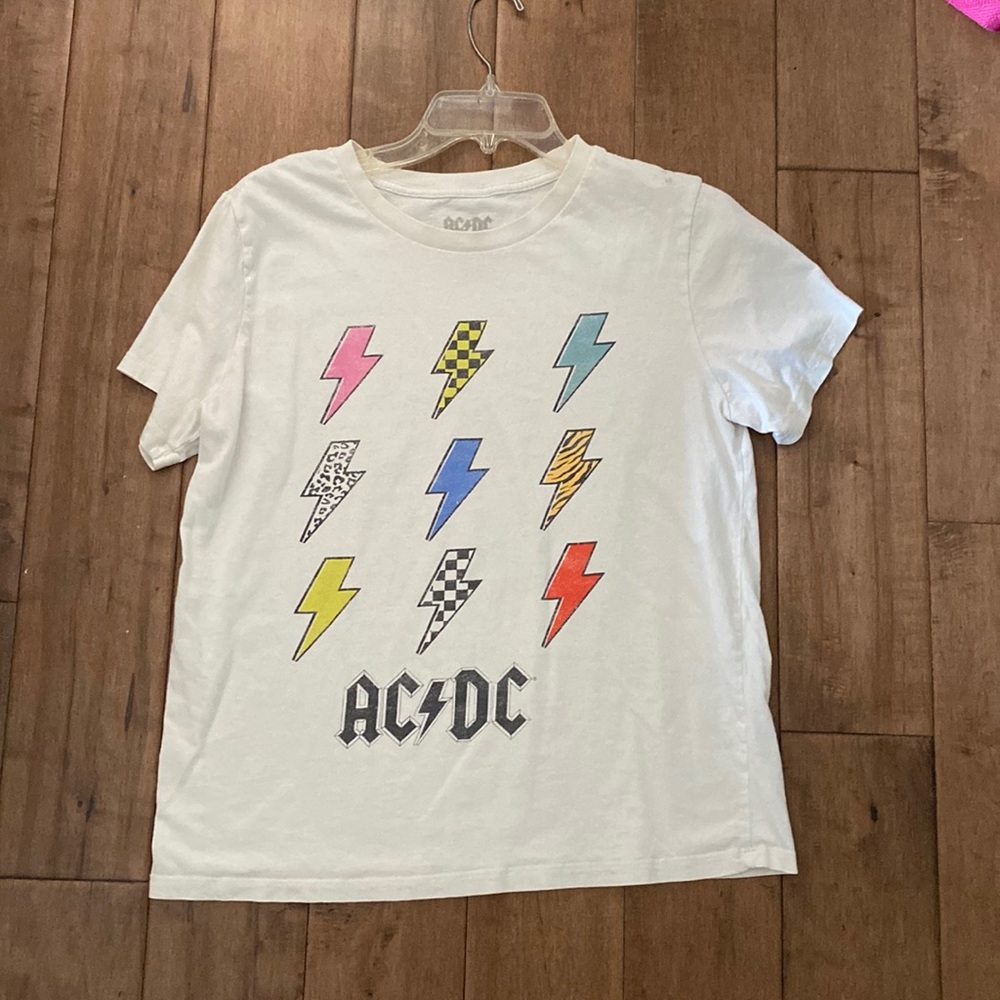 graphic tee (size L)